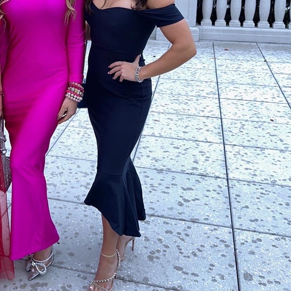 Worn once - Lulus dress - Picture 4 of 9